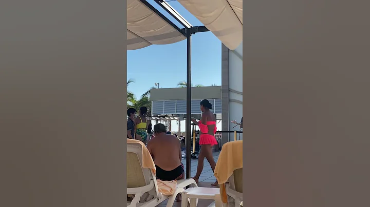 Pretty woman Dance in Mazatlan, she didnt know she...