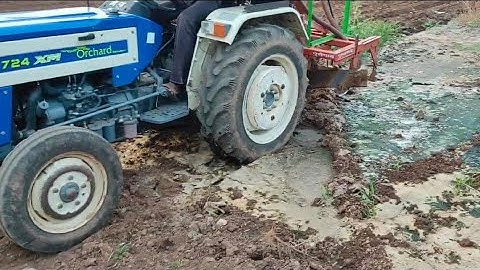 🚧 JCB 3DX Eco Excellence Backhoe: Red Mud Loading in Mahindra & Swaraj Tractors 🚜