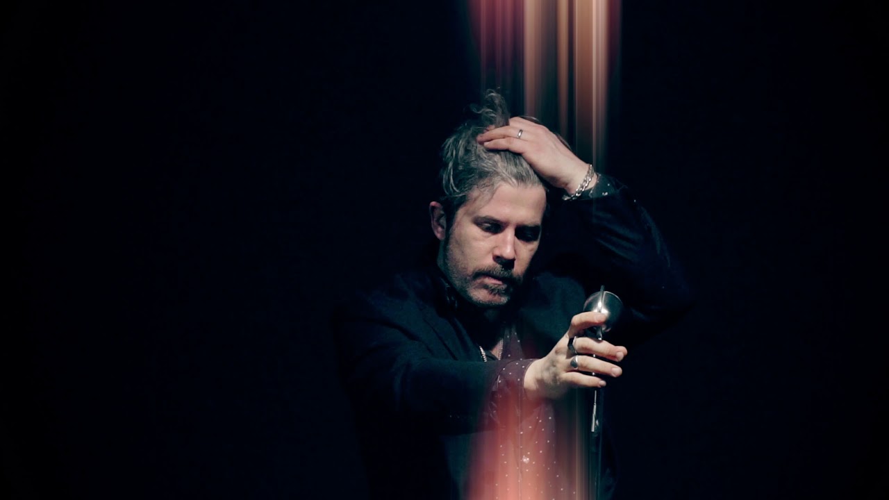 Loup GarouX - Strange Angels (4K)