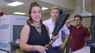 BBC reporter and amputee tries out 3D printed legs - BBC Click