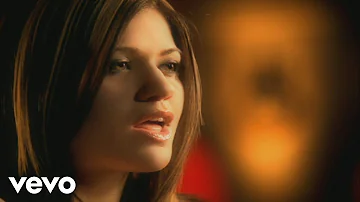 Kelly Clarkson - A Moment Like This (VIDEO)