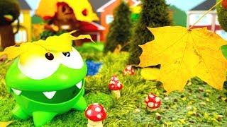 Игрушки для малышей — Ам Ням убирает листья и собирает грибы — Видео для детей