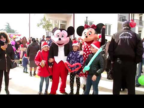 დევნილებს ბინები საზეიმოდ გადასცეს