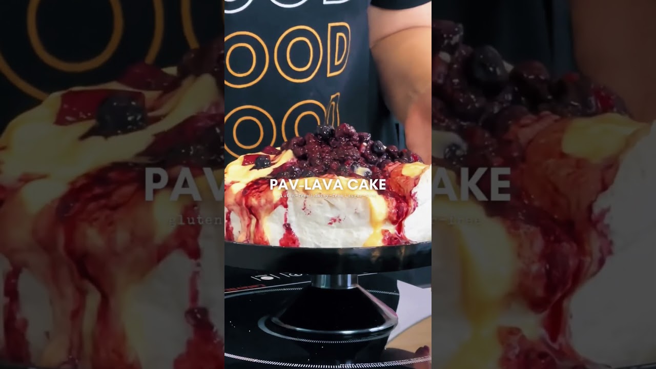 ⁣The COOLEST PAVLAVA CAKE 💗 #shorts #pavlova #healthy #dessert #food #cooking #delicious #yummy #fyp