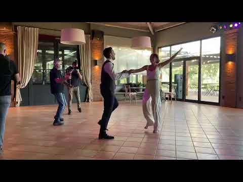 EL MEJOR BAILE DE BODA – Novios y amigos – Remix de canciones EL MEJOR BAILE DE BODA – Novios y amigos – Remix de canciones