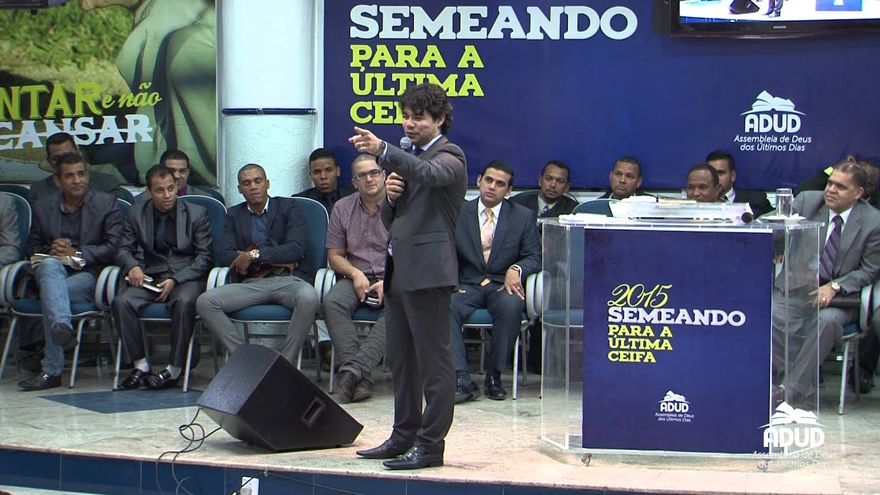Samuel Mariano ministrando na ADUD.