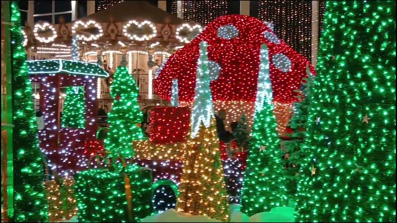 VISIT SANTA IN MILTON KEYNES CITY CENTRE UK , PART 2