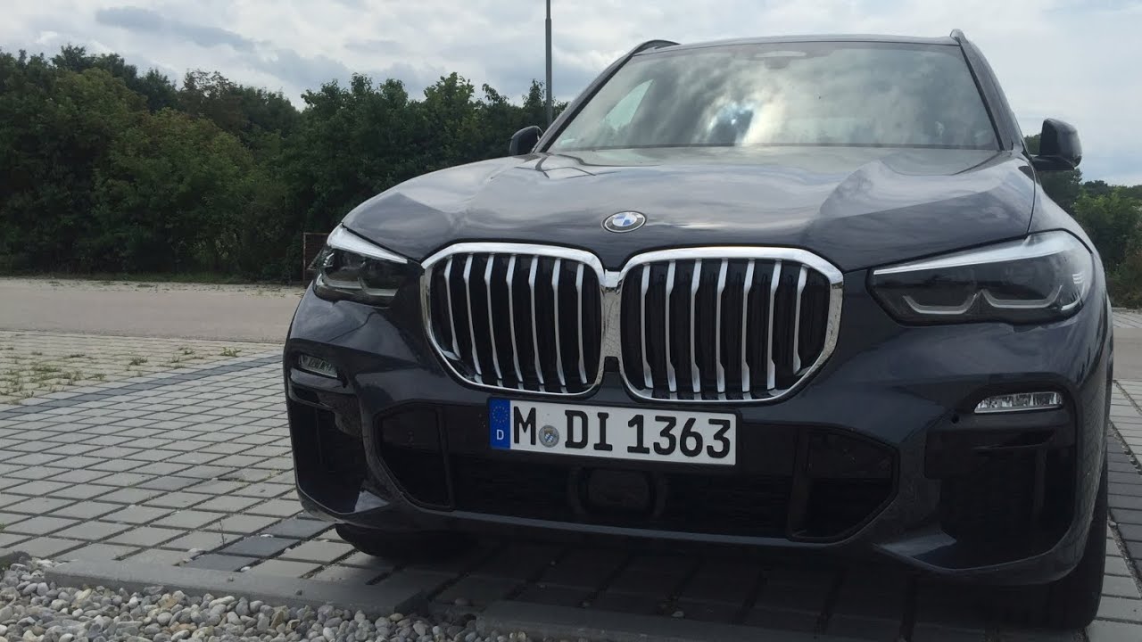 BMW X5 M50i G05 in M Carbonschwarz metallic 