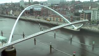 Timelapse of Gateshead Millennium Bridge