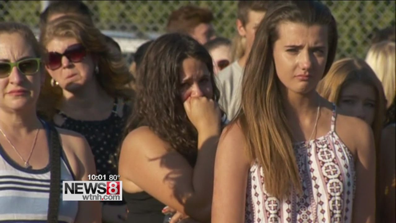 Hundreds mourn 2 Southington teens killed in crash on I-84 - YouTube