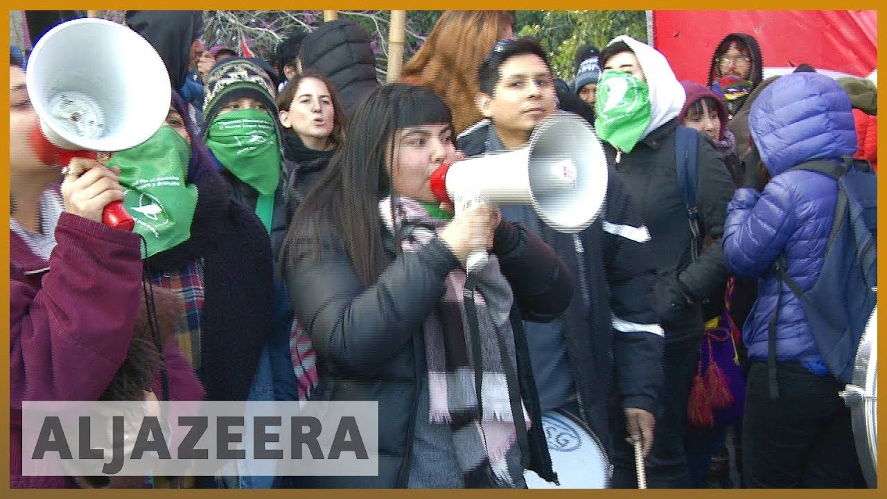 🇦🇷 العمال يشلون الأرجنتين في إضراب عام ثالث | الجزيرة الإنجليزية