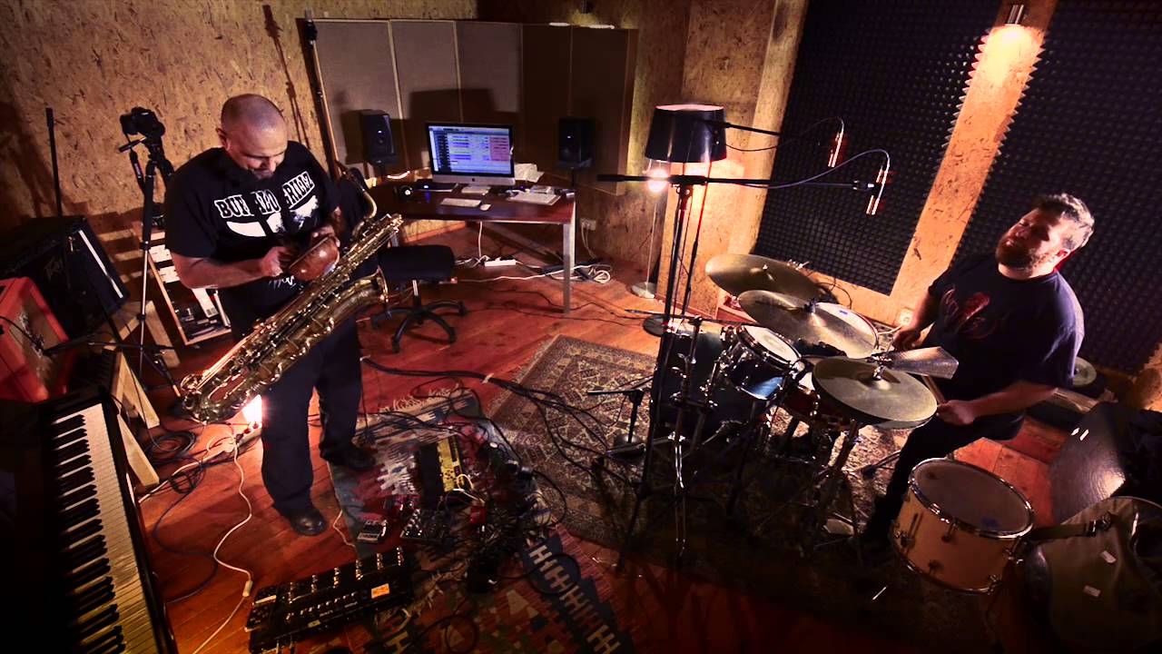 Mombu // Regla De Ocha (Bee Sessions)