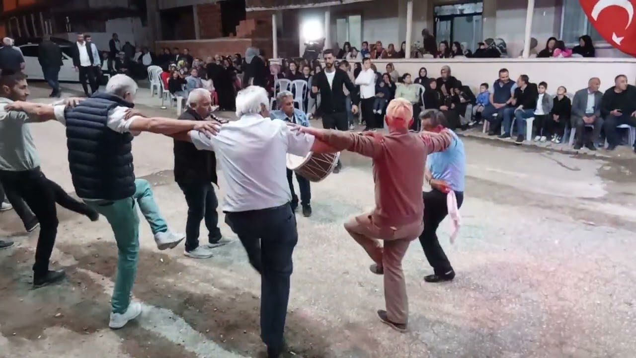 Tokat Turhal Şenyurt Halay Ekibi Part 1