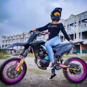 Story wa cewek cantik naik motor