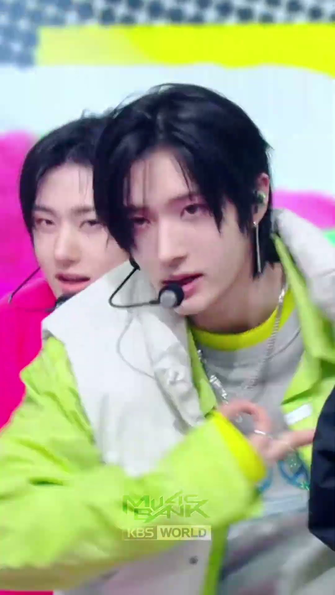 Umm Great - KickFlip #UmmGreat #응그래 #KickFlip #キックフリップ #킥플립 #Shorts #MusicBank | KBS WORLD TV