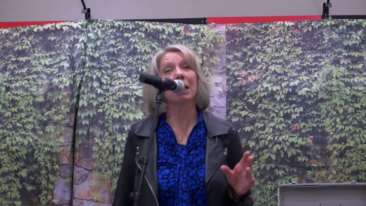 ''Free line'' live music.