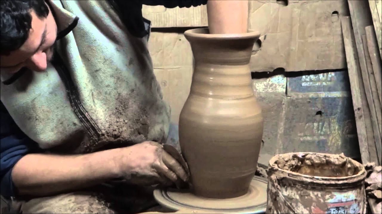 Construccion de una vasija en arcilla en Cordoba - YouTube