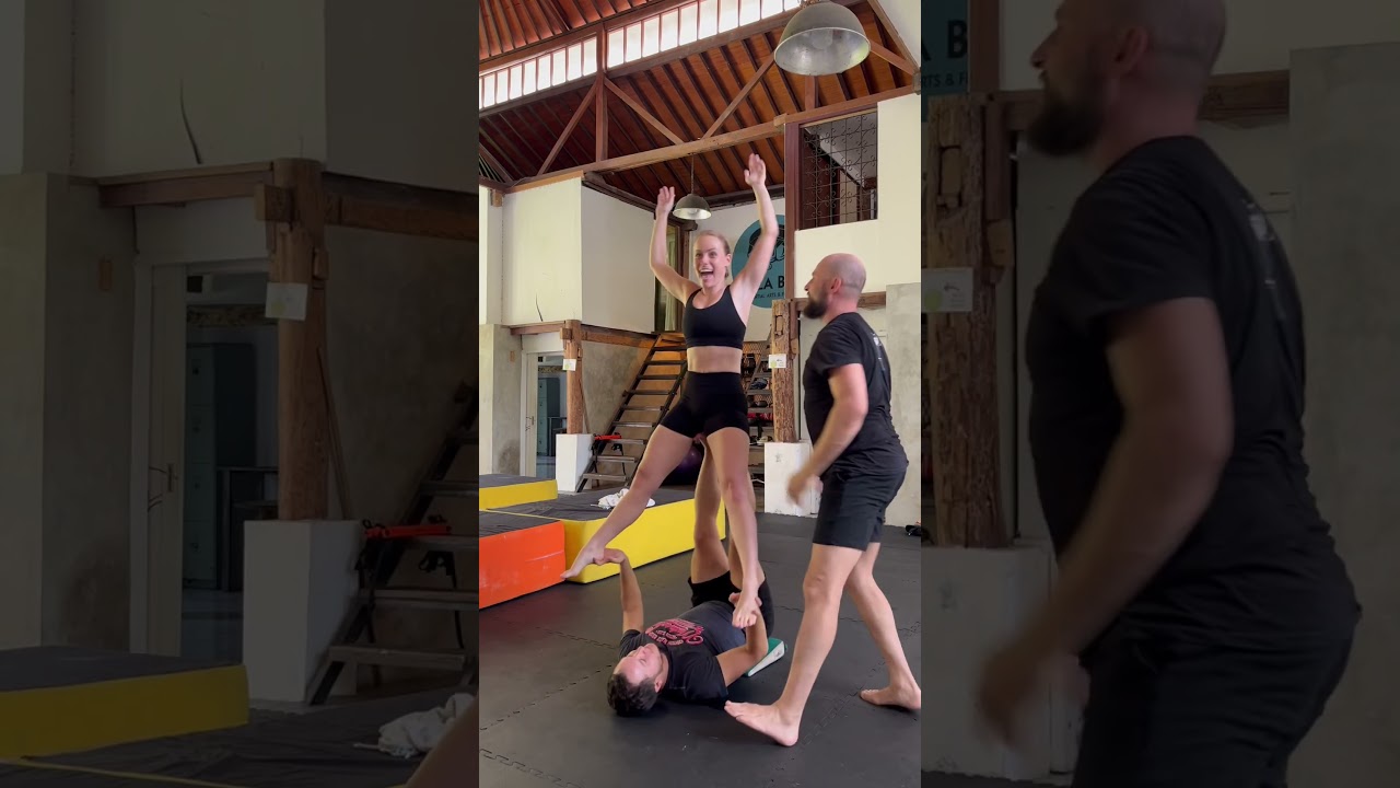 LETS GOOOOO! (Front Tucks are feeling easy) - The Acroyoga Show 