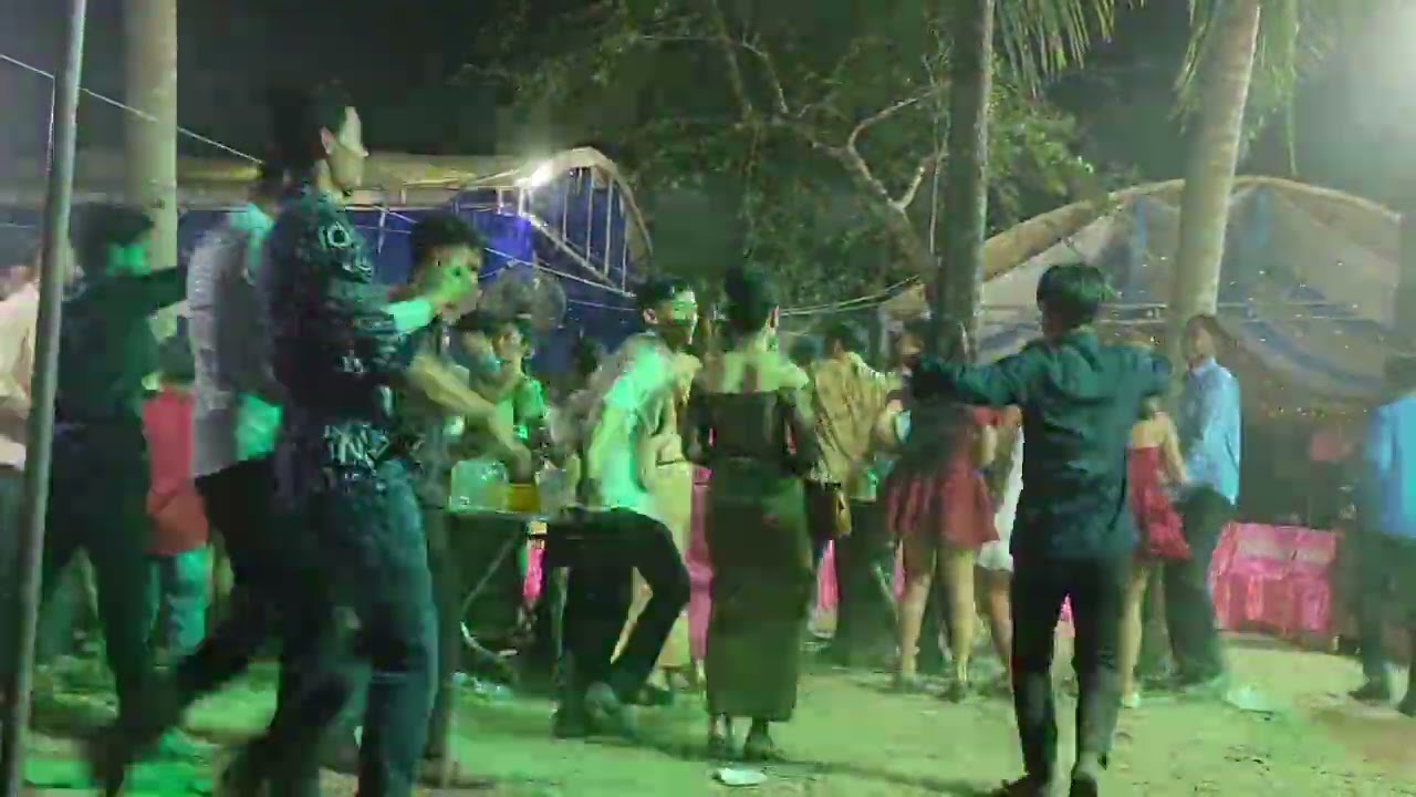 បើអូនស្លៀកក្បិនបងមិនទៅឆ្ងាយ😅🤣🤣 សូមជួយចុច subscribe channel youtube ខ្ញុំម្នាក់មួយផង