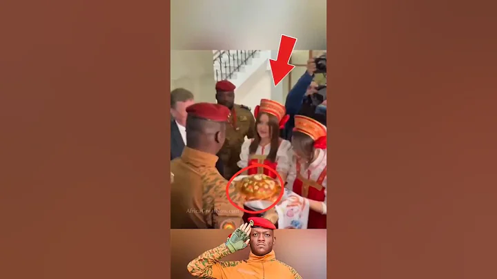 Russia Girls gave a gift to Ibrahim Traore 🙏❤ #ibrahimtraore #burkinafaso #ibrahimtraoré #russia