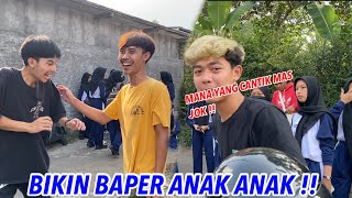 Ada acara apa ini..??KOK BANYAK ANAK SEKOLAH…