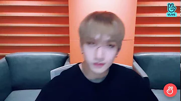 stray kids’ bang chan listening to “supermarket flowers” ed sheeran (vlive)