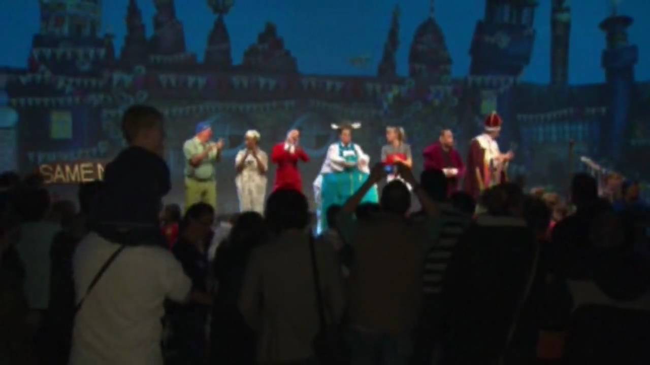 Cadeauballade (Samen) Cliniclowns Theatertour 2009 - Feest in het Zintuigenrijk