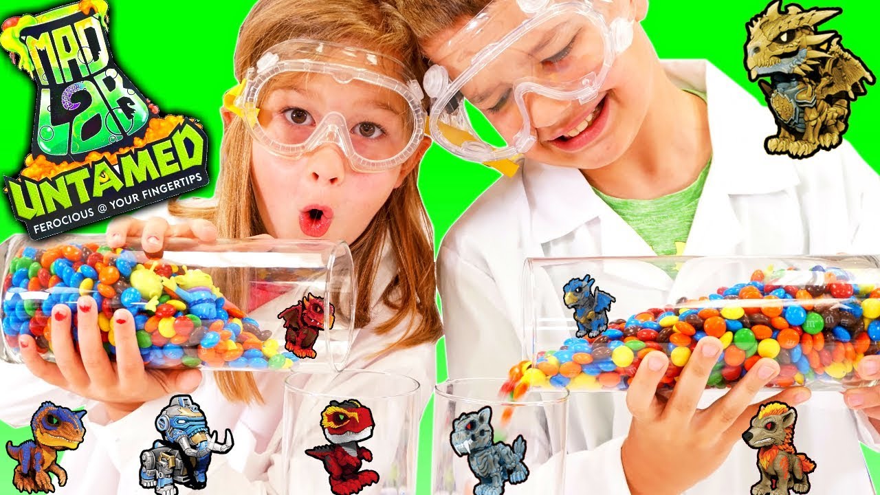 Untamed Mad Lab Minis Science Experiments Surprise Mystery Creatures in Slime Clay and Sand!