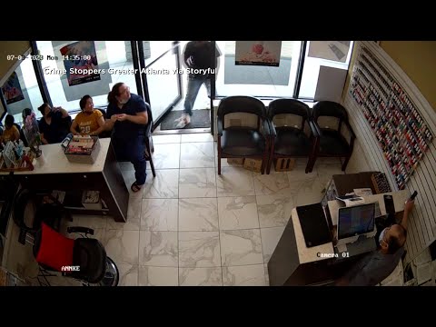 WATCH: Man attempts to rob nail salon in Georgia, employees don't give money