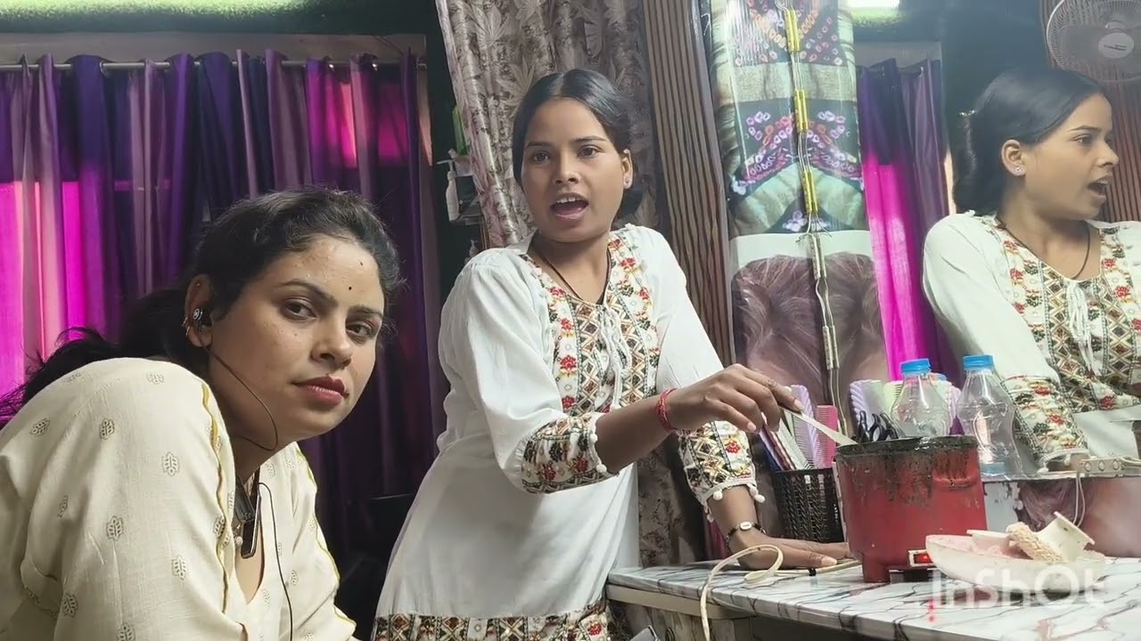 #shop  par sara din #masti ke sath kaam hota h