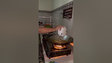 𝐓𝐮𝐠𝐚𝐬 𝐢𝐧𝐟𝐨𝐫𝐦𝐚𝐭𝐢𝐤𝐚 — 𝐦𝐞𝐦𝐛𝐮𝐚𝐭 𝐕𝐥𝐨𝐠  Memasak! Nama : Ni Kadek Tia Dwi Yani Absen : 21 Kelas :9B