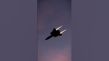 SR-71 BlackBird Vs Missile (SAM)