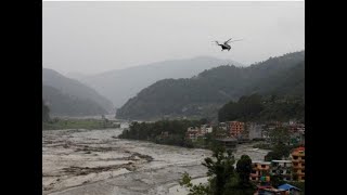 मेलम्चीमा बाढिले फसेका मानिसहरुको उद्धारमा नेपाली सेना। #melamchiflood Rescue By Nepal Army.