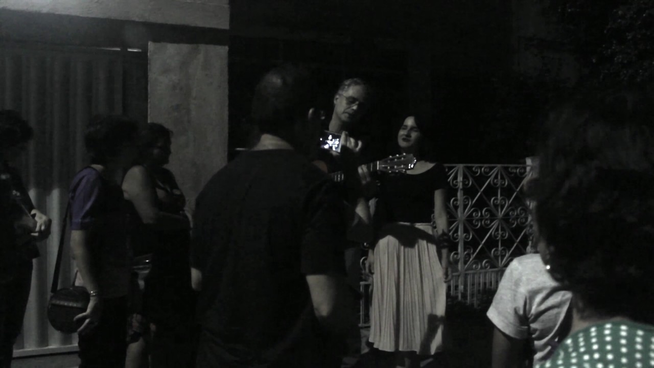 Cai a noite sobre o nosso amor - um percurso de serenatas. Janela 2 ...