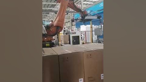 Automatic Electric fan big box robot hand palletizing machine air conditioner box palletizer line