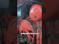 Stoker schept kolen in #stoomlocomotief 528060-7 🔥