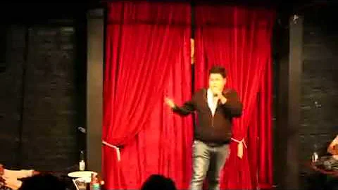 Stand up Comedy 1er presentacin Taro Tsutsumi @UnH...