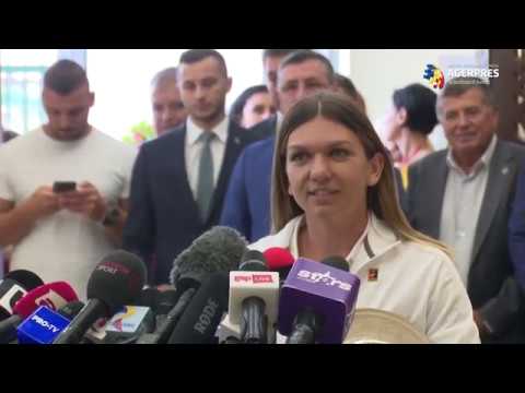 Simona Halep, primită la Salonul Oficial al Aeroportului Henri Coandă la întoarcerea de la Londra