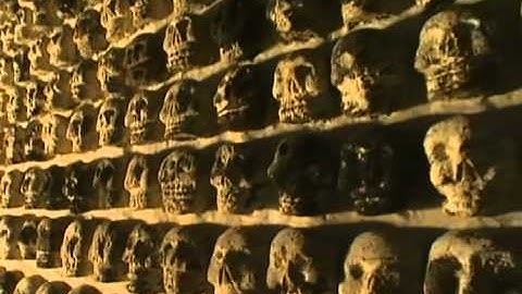 Intro - Blood & Flowers: In Search of the Aztecs (VOSE)