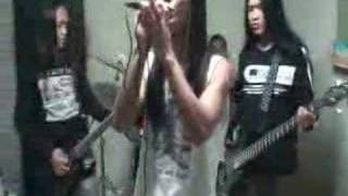 Download Lagu Terendap Laraku - de PISS MP3