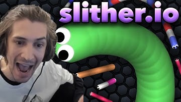 xQc Plays Slither.io