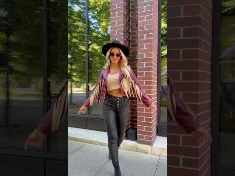 Video: DM0844 Krótka kurtka ramoneska z frędzlami - bordowa