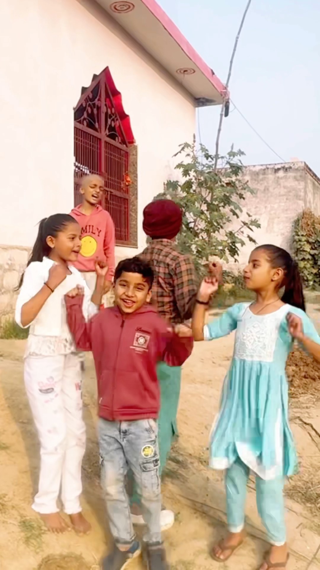 Anant‘s enjoy with cousins?