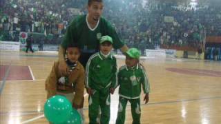 اطفال النصر الليبي يتغنون باغنية انشجع في نادي