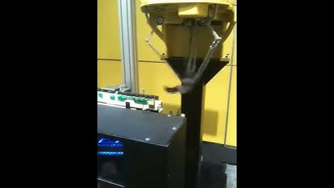 Mini Robot Pick & Place bottles 4