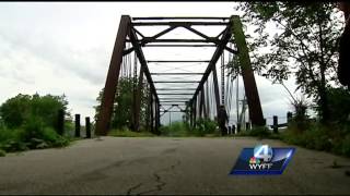 Community members ask to replace Hampton Ave. Bridge