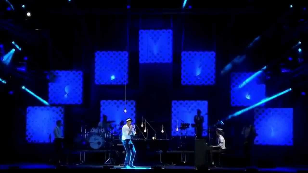 Mika Live Parc des Princes Paris - YouTube