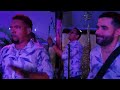 Los músicos de Miriam Cruz bailan "Play Boy Music 2.0"