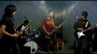 kepalsuan cinta warna band