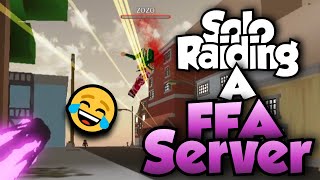 Solo Raiding A FFA Server 😂